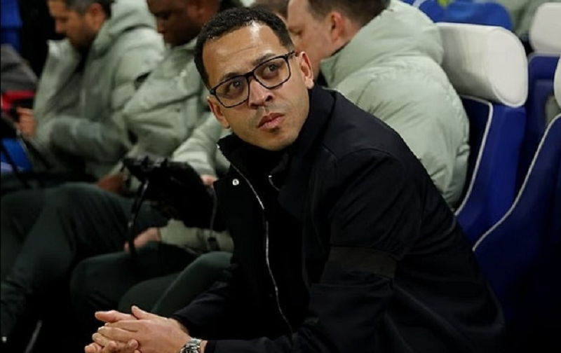 Chelsea cân nhắc thay tướng, Rosenior đối mặt nguy cơ mất ghế sớm